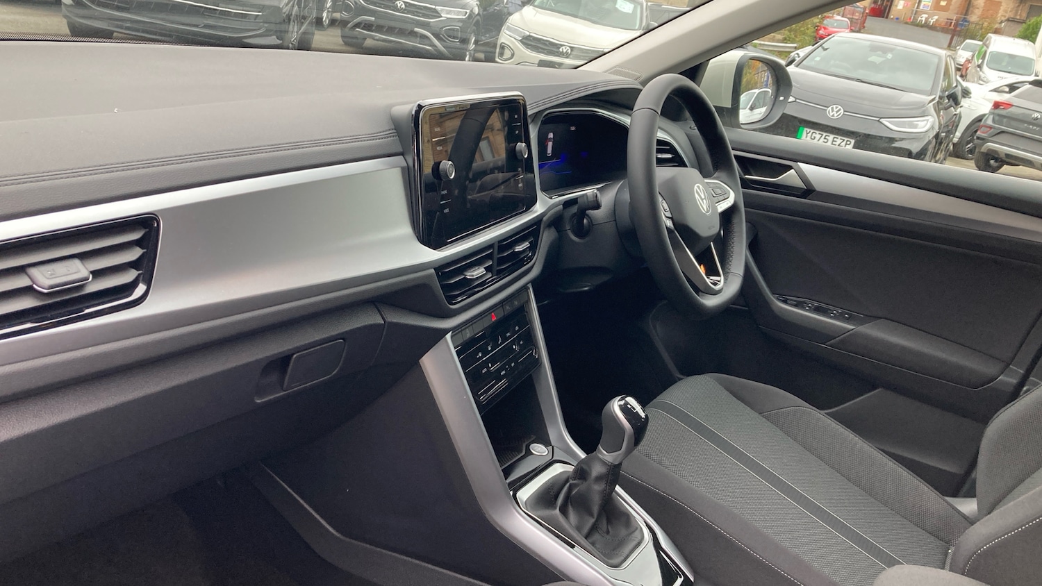 Used Volkswagen T-Roc 2025 for sale - 77106413: Photo 2