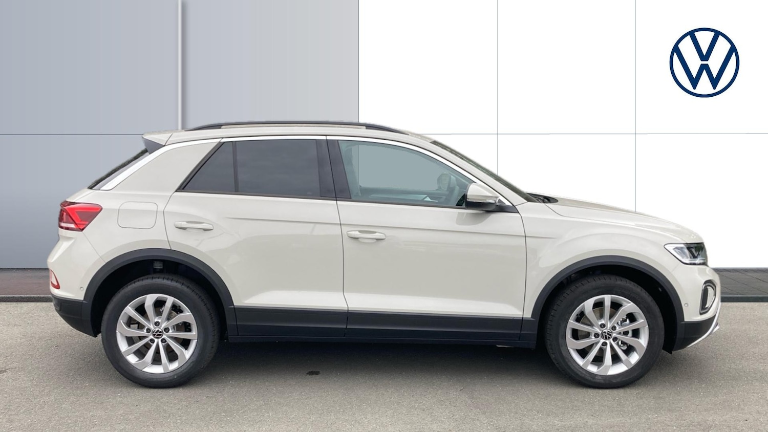 Used Volkswagen T-Roc 2025 for sale - 77106413: Photo 4