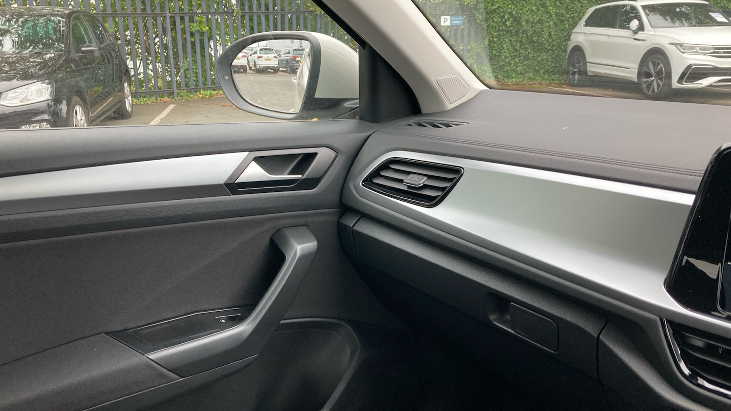 Used Volkswagen T-Roc 2025 for sale - 77106413: Photo 40