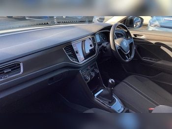 Used Volkswagen T-Roc 2019 for sale - 76383091: Photo