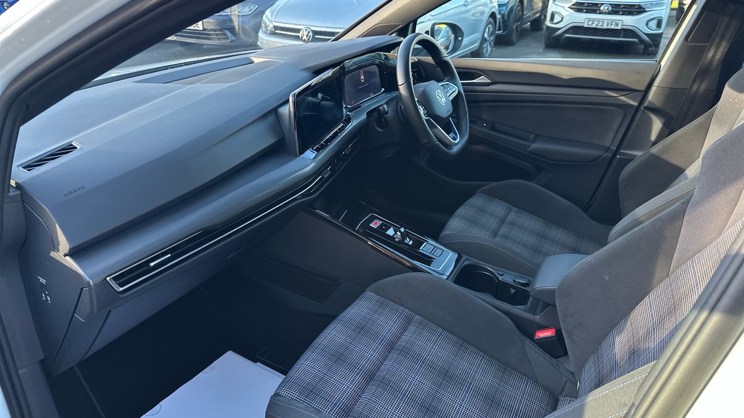 Used Volkswagen Golf 2023 for sale - 76734954: Photo 2