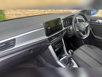 Used Volkswagen T-Roc 2022 for sale - 78907695: Photo