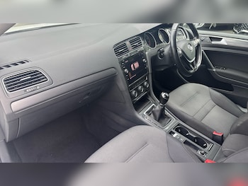 Used Volkswagen Golf 2019 for sale - 76181907: Photo