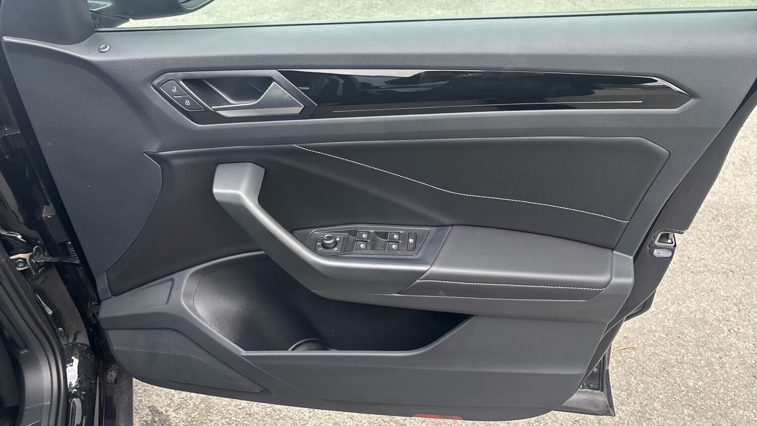 Used Volkswagen T-Roc 2025 for sale - 76075771: Photo 19