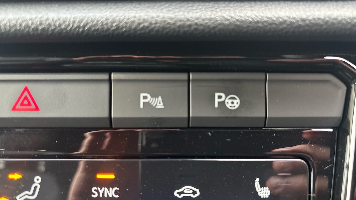 Used Volkswagen T-Roc 2025 for sale - 76075771: Photo 23