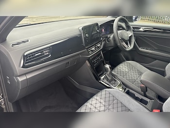 Used Volkswagen T-Roc 2025 for sale - 76075771: Photo 2