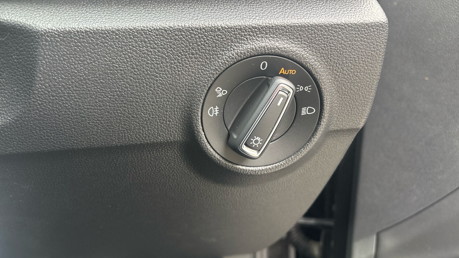 Used Volkswagen T-Roc 2025 for sale - 76075771: Photo 34