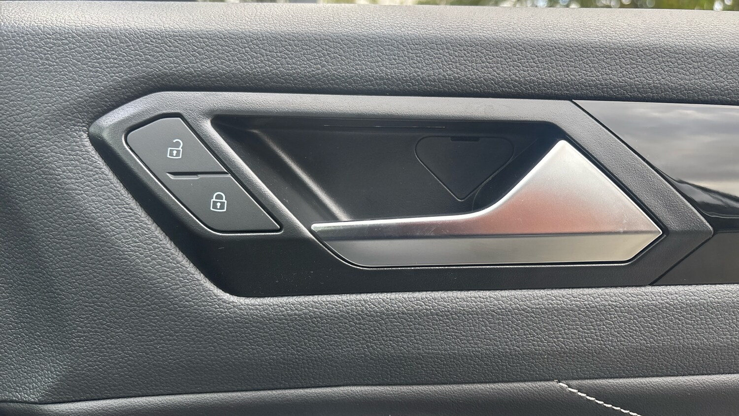 Used Volkswagen T-Roc 2025 for sale - 76075771: Photo 35