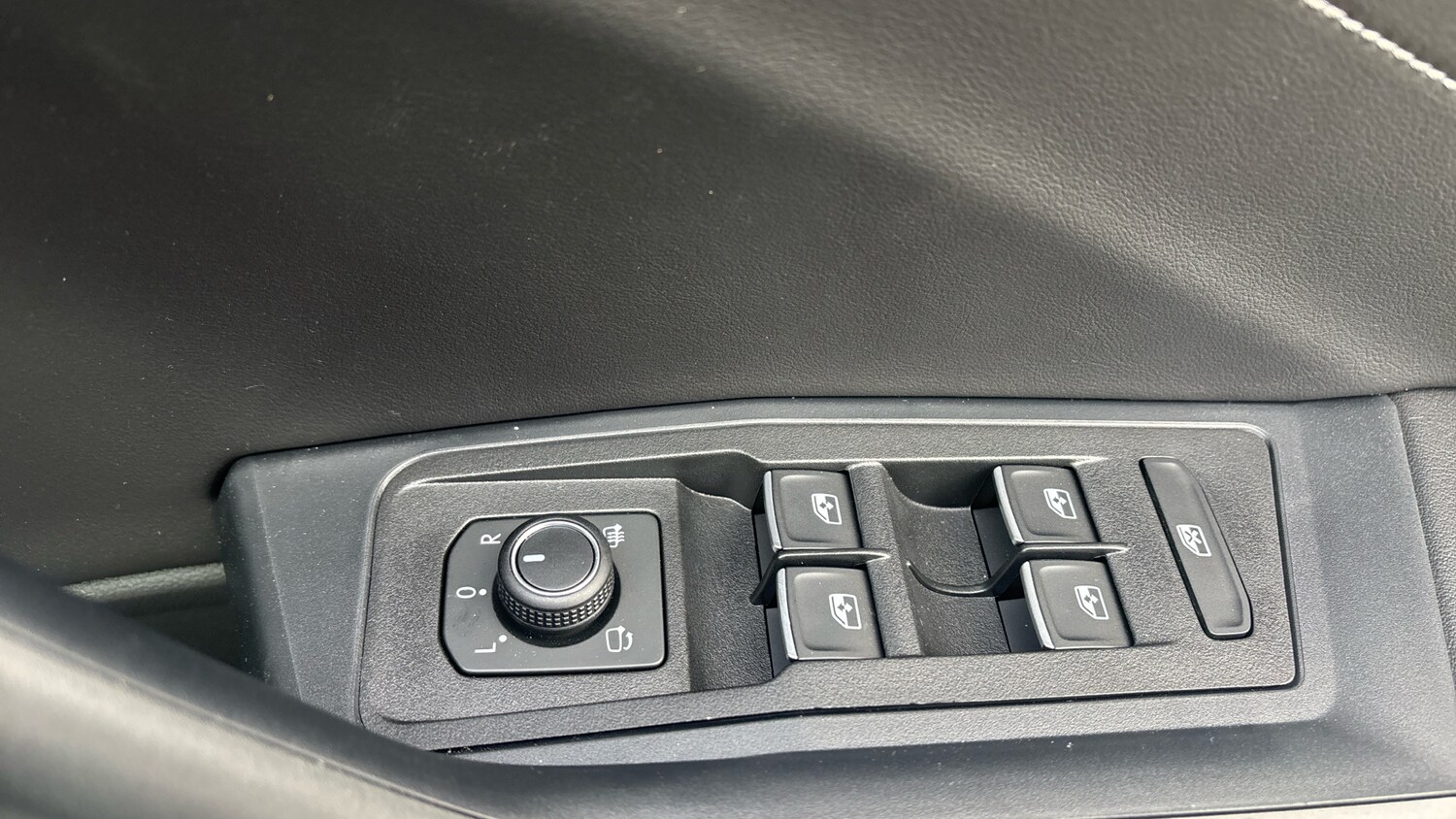 Used Volkswagen T-Roc 2025 for sale - 76075771: Photo 36