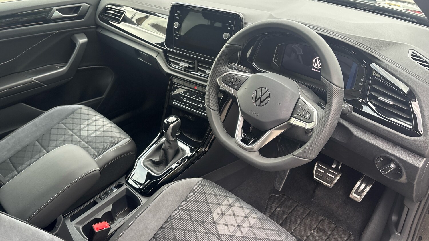 Used Volkswagen T-Roc 2025 for sale - 76075771: Photo 6