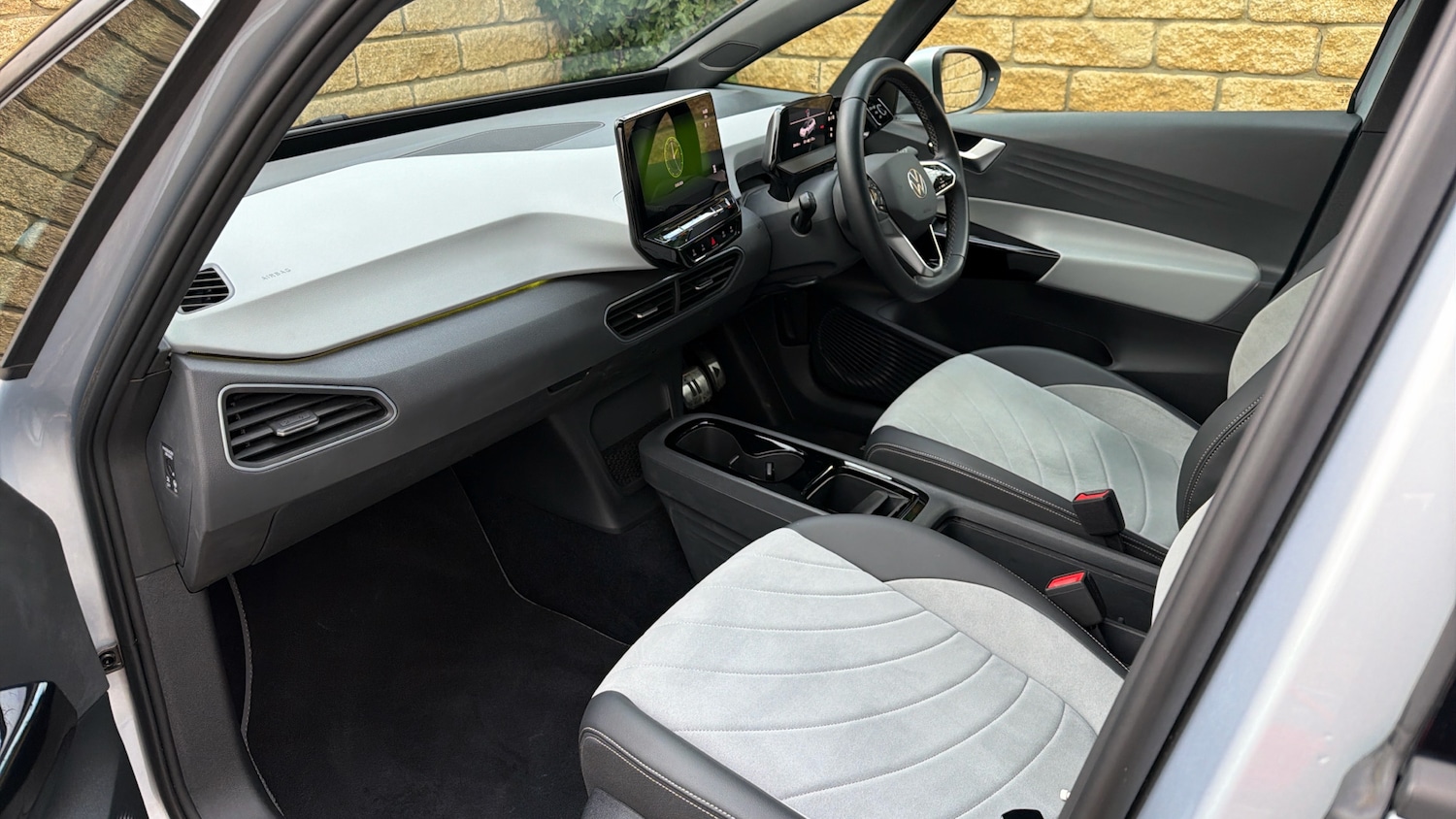 Used Volkswagen ID.3 2023 for sale - 77935106: Photo 2