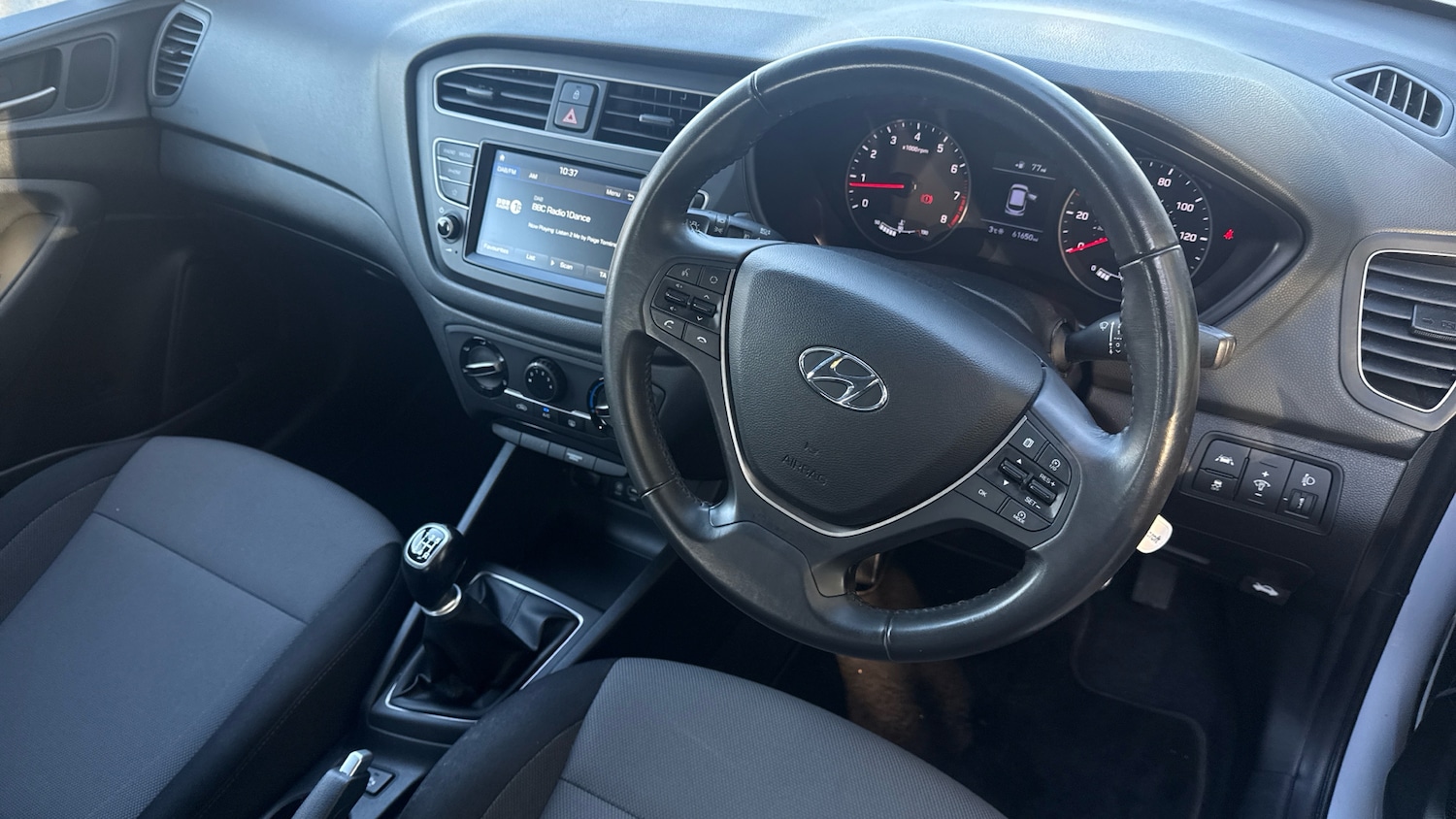 Used Hyundai i20 2018 for sale - 76734337: Photo 11