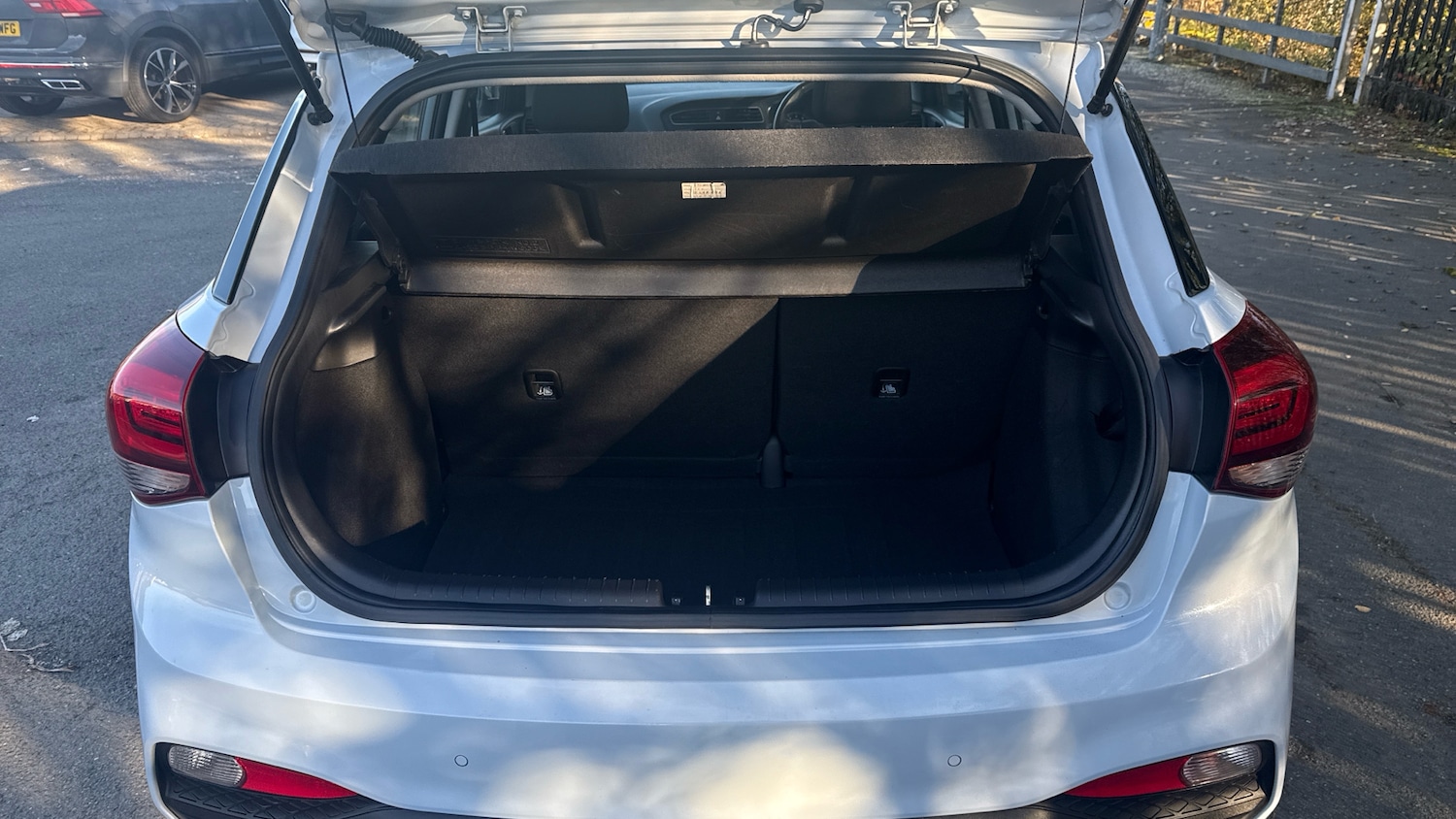 Used Hyundai i20 2018 for sale - 76734337: Photo 4