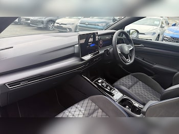 Used Volkswagen Golf 2025 for sale - 79308374: Photo