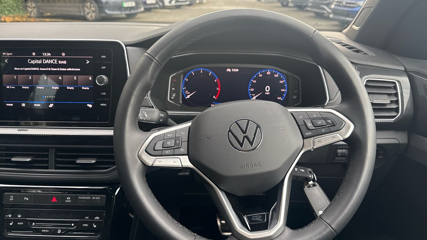 Used Volkswagen T-Cross 2025 for sale - 76480188: Photo 10