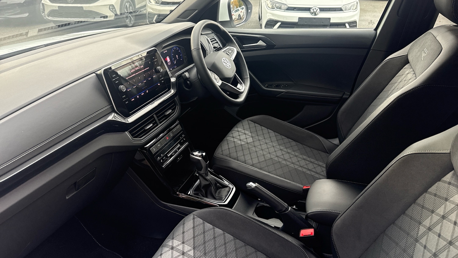 Used Volkswagen T-Cross 2025 for sale - 76480188: Photo 2