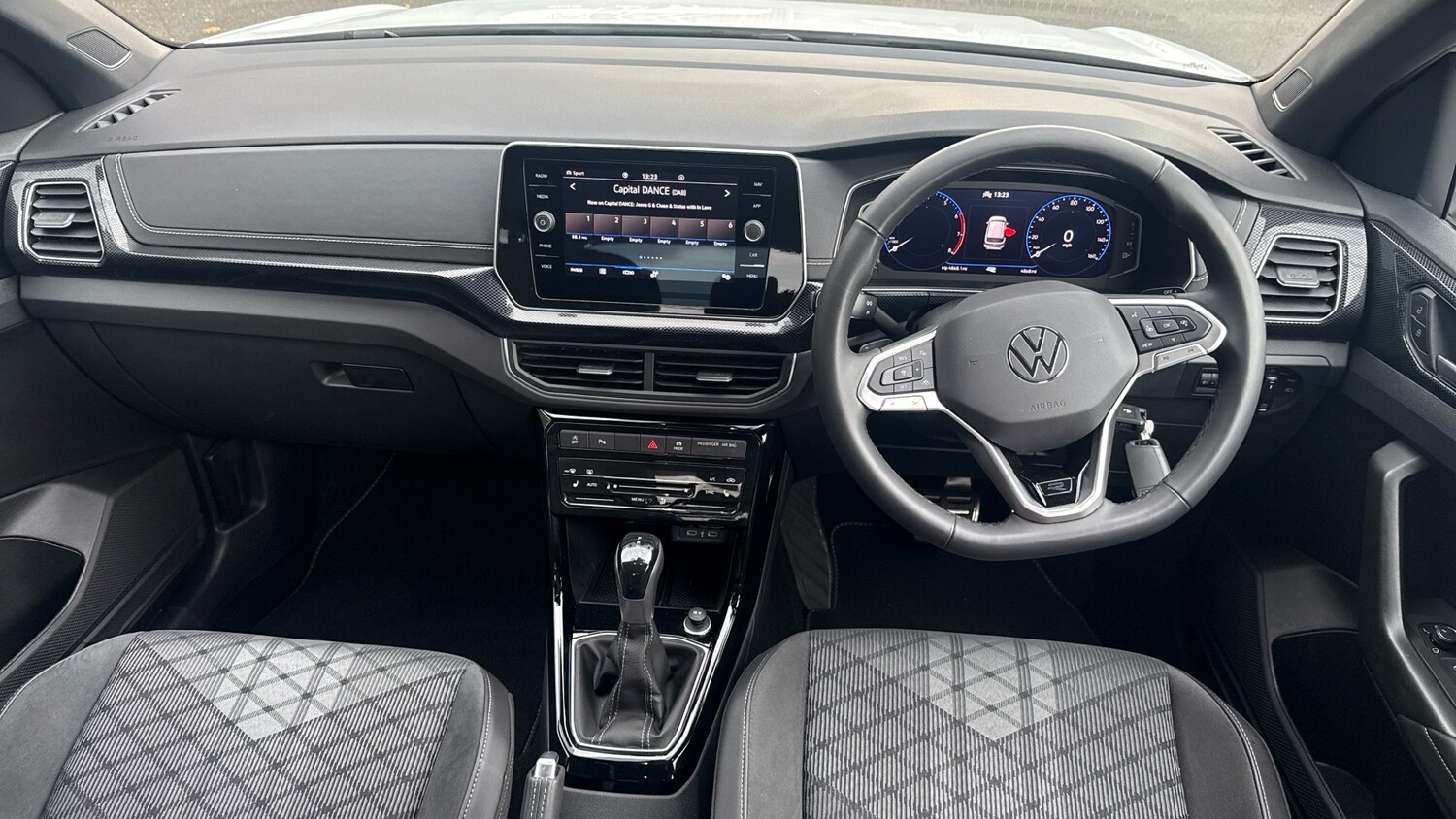 Used Volkswagen T-Cross 2025 for sale - 76480188: Photo 9