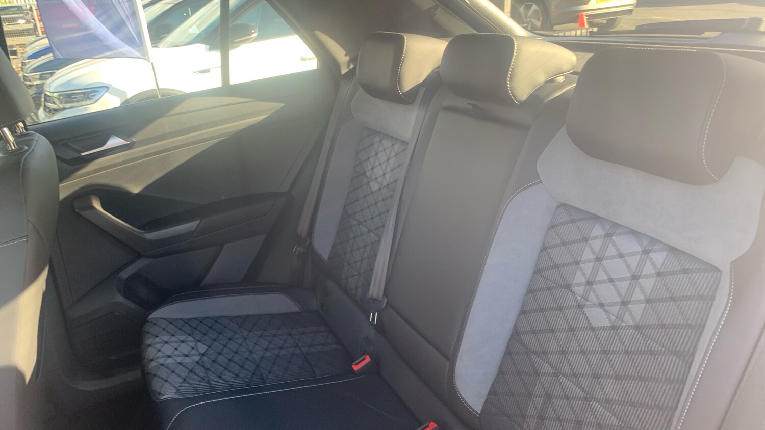 Used Volkswagen T-Roc 2025 for sale - 77541892: Photo 16