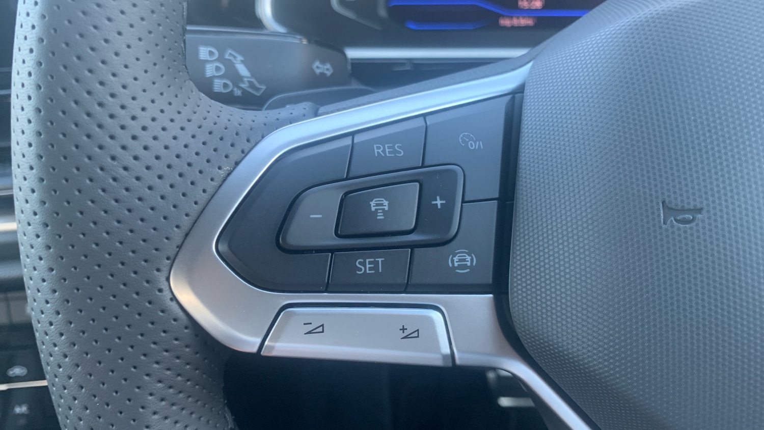 Used Volkswagen T-Roc 2025 for sale - 77541892: Photo 17