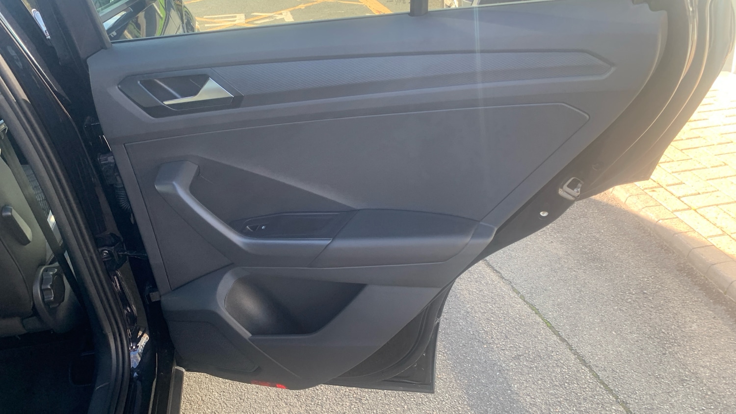 Used Volkswagen T-Roc 2025 for sale - 77541892: Photo 32