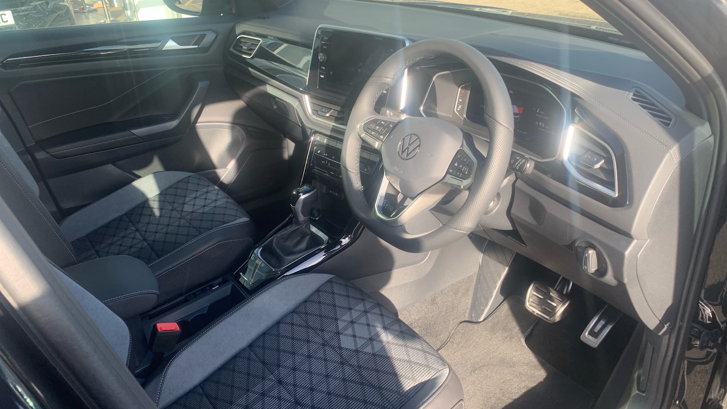 Used Volkswagen T-Roc 2025 for sale - 77541892: Photo 6