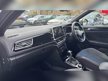 Used Volkswagen T-Roc 2022 for sale - 77258703: Photo