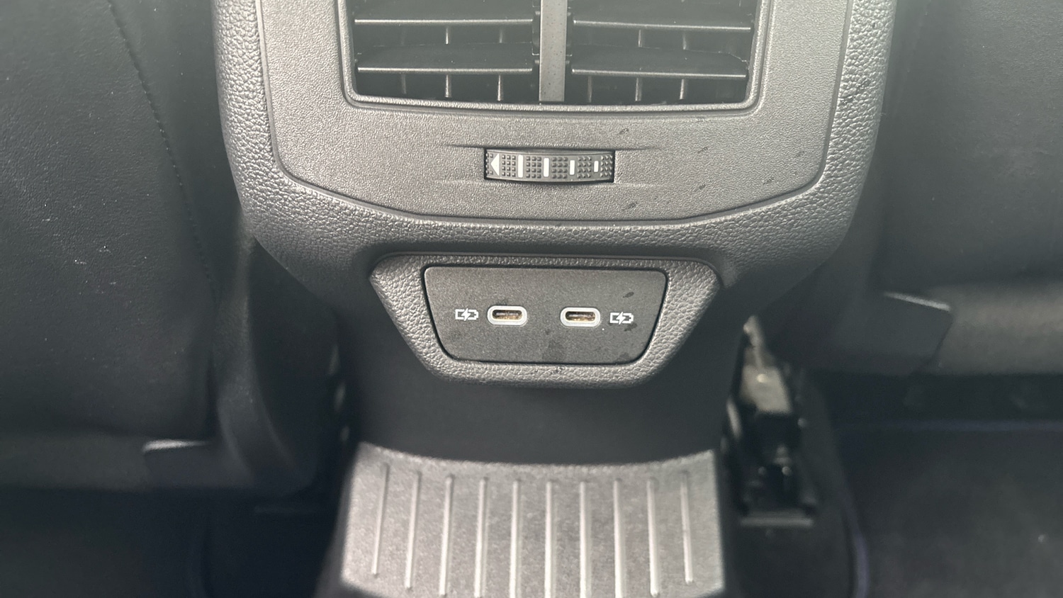 Used Volkswagen T-Roc 2022 for sale - 77258703: Photo 32