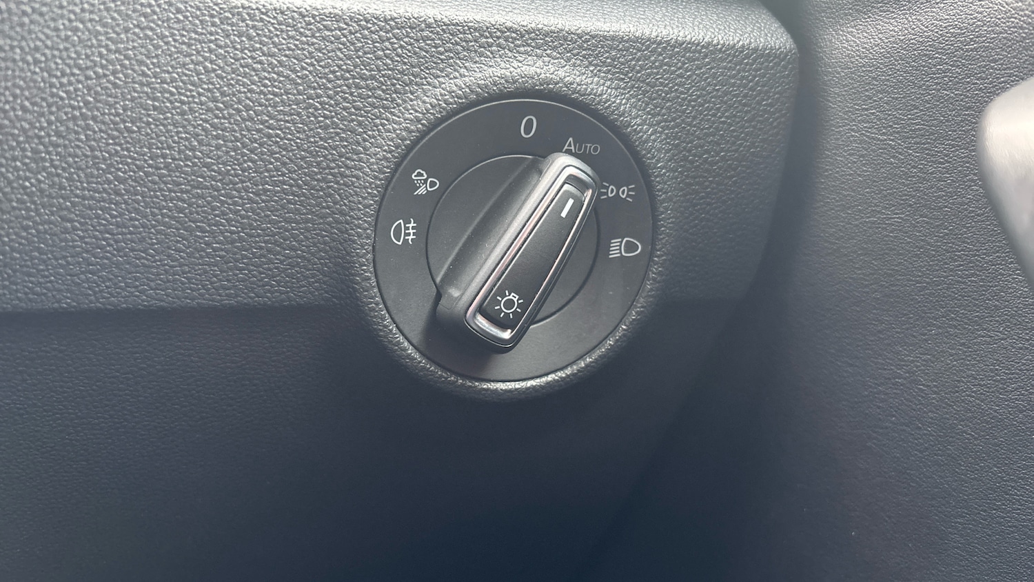 Used Volkswagen T-Roc 2022 for sale - 77258703: Photo 35