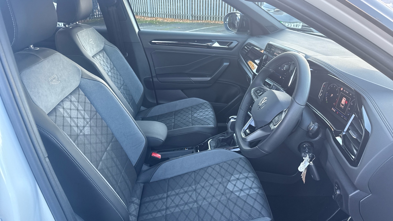 Used Volkswagen T-Roc 2025 for sale - 76905970: Photo 15