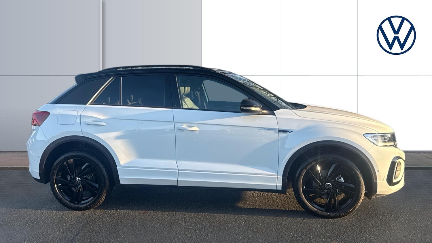 Used Volkswagen T-Roc 2025 for sale - 76905970: Photo 4