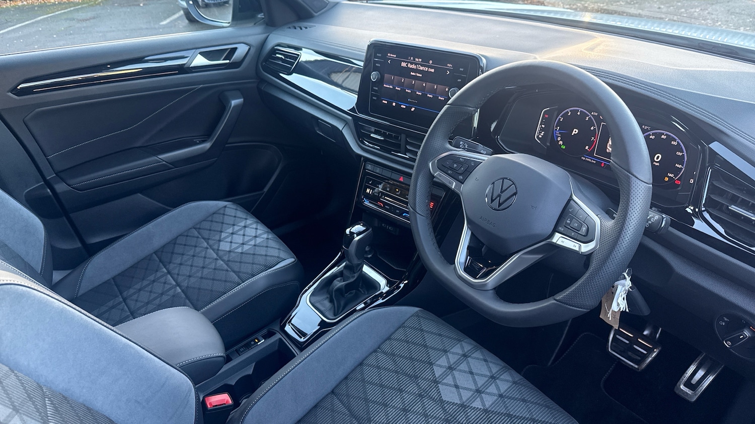 Used Volkswagen T-Roc 2025 for sale - 76905970: Photo 6