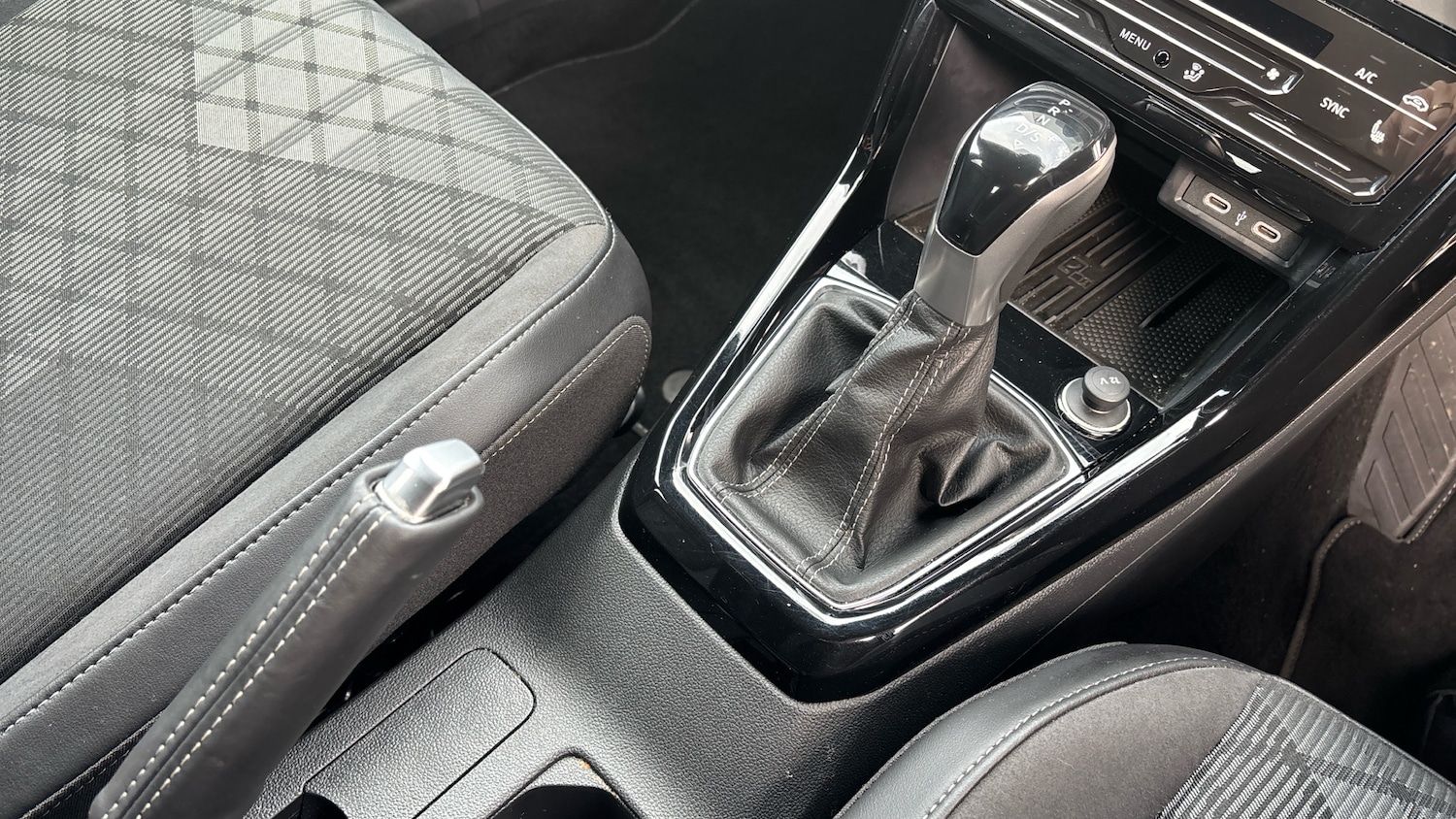 Used Volkswagen T-Cross 2025 for sale - 77663325: Photo 14