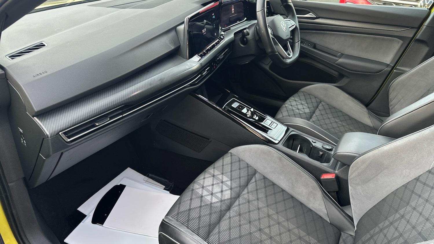 Used Volkswagen Golf 2024 for sale - 76818696: Photo 2