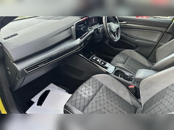 Used Volkswagen Golf 2024 for sale - 76818696: Photo