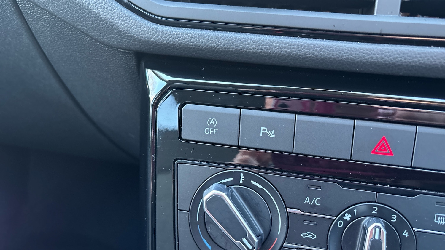 Used Volkswagen T-Cross 2025 for sale - 77184792: Photo 23