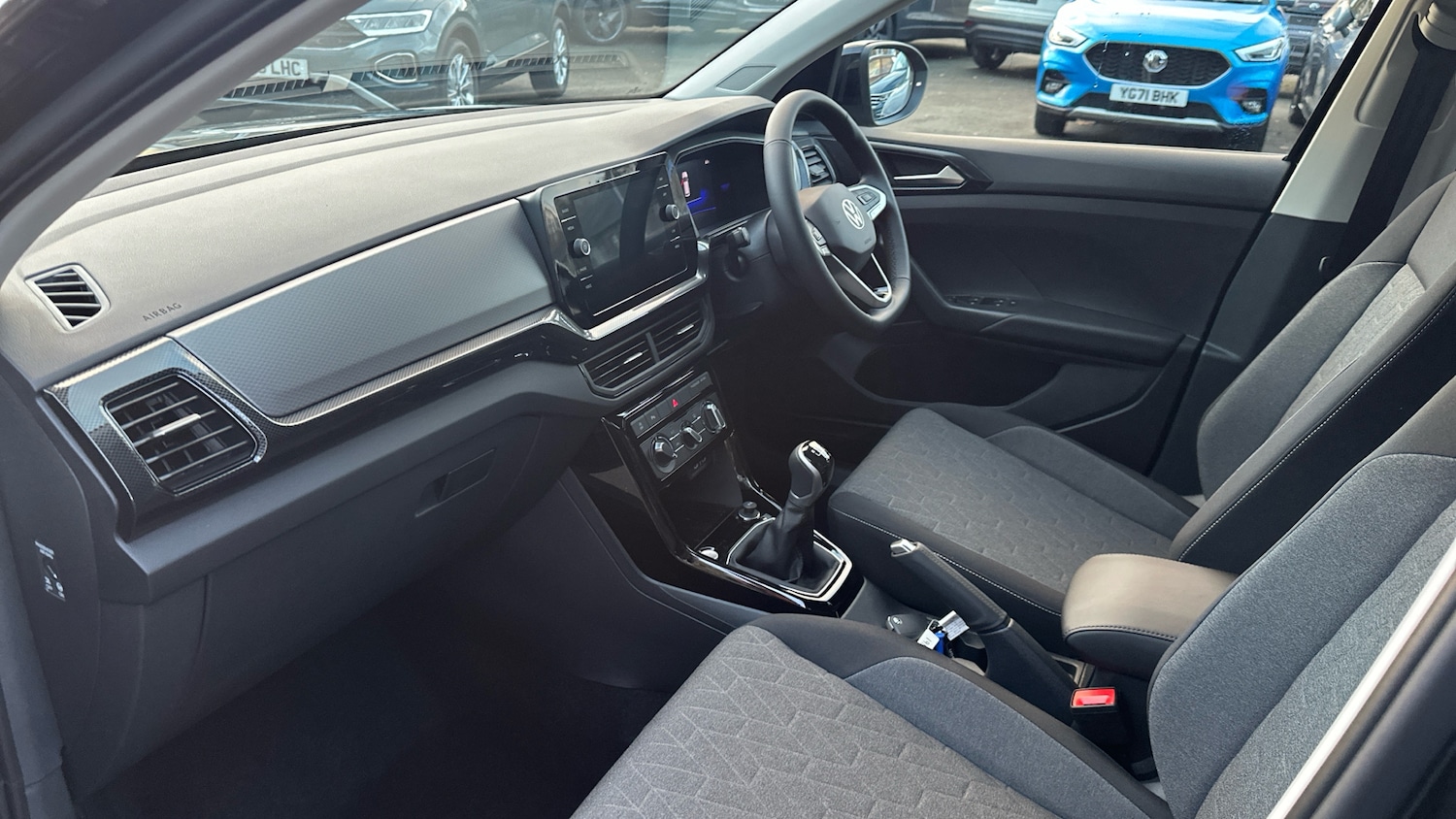 Used Volkswagen T-Cross 2025 for sale - 77337497: Photo 2