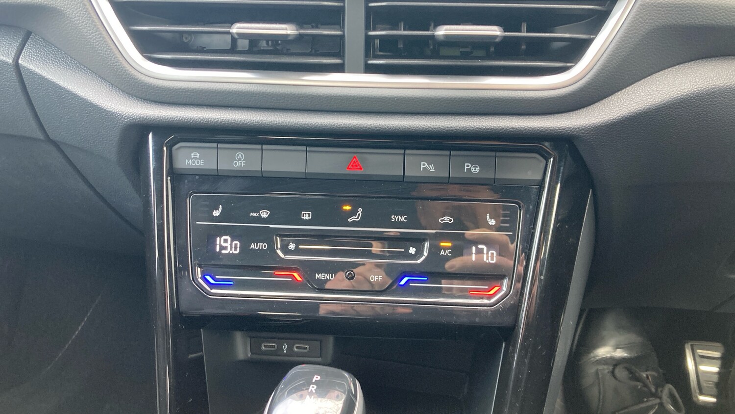 Used Volkswagen T-Roc 2023 for sale - 78176427: Photo 13