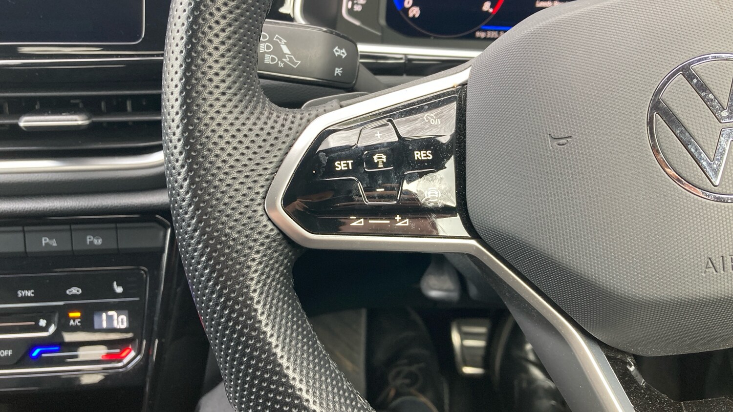 Used Volkswagen T-Roc 2023 for sale - 78176427: Photo 17