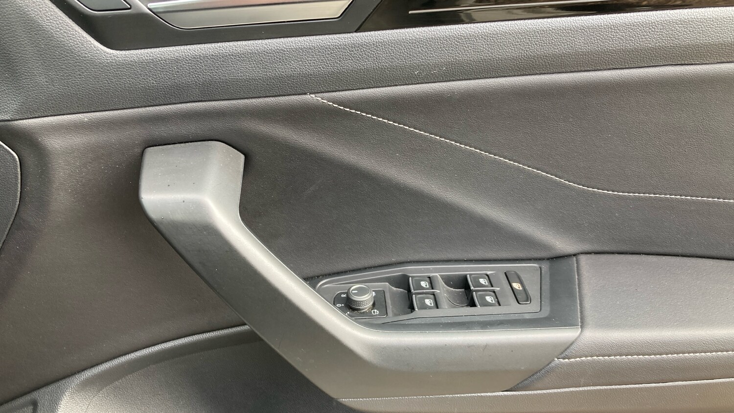 Used Volkswagen T-Roc 2023 for sale - 78176427: Photo 19