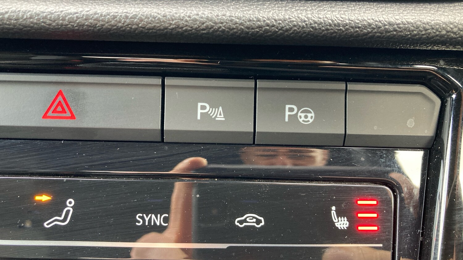 Used Volkswagen T-Roc 2023 for sale - 78176427: Photo 34