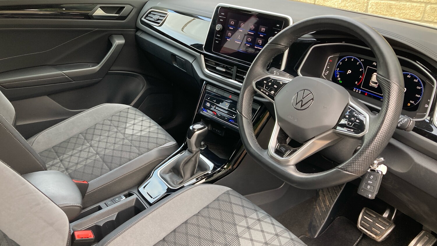 Used Volkswagen T-Roc 2023 for sale - 78176427: Photo 6