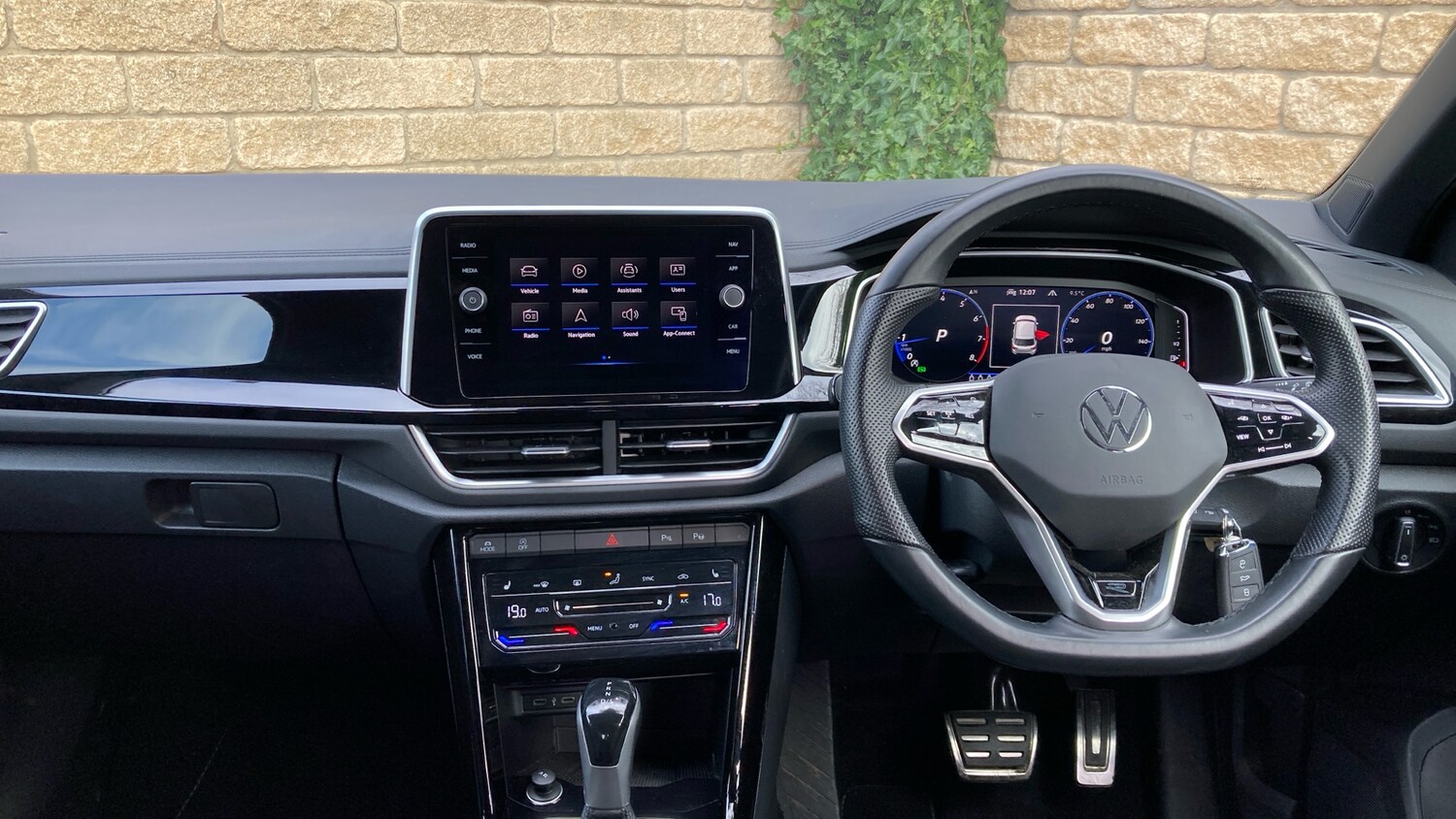 Used Volkswagen T-Roc 2023 for sale - 78176427: Photo 9