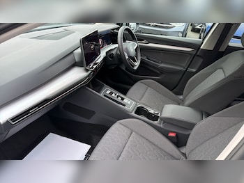 Used Volkswagen Golf 2025 for sale - 77063820: Photo