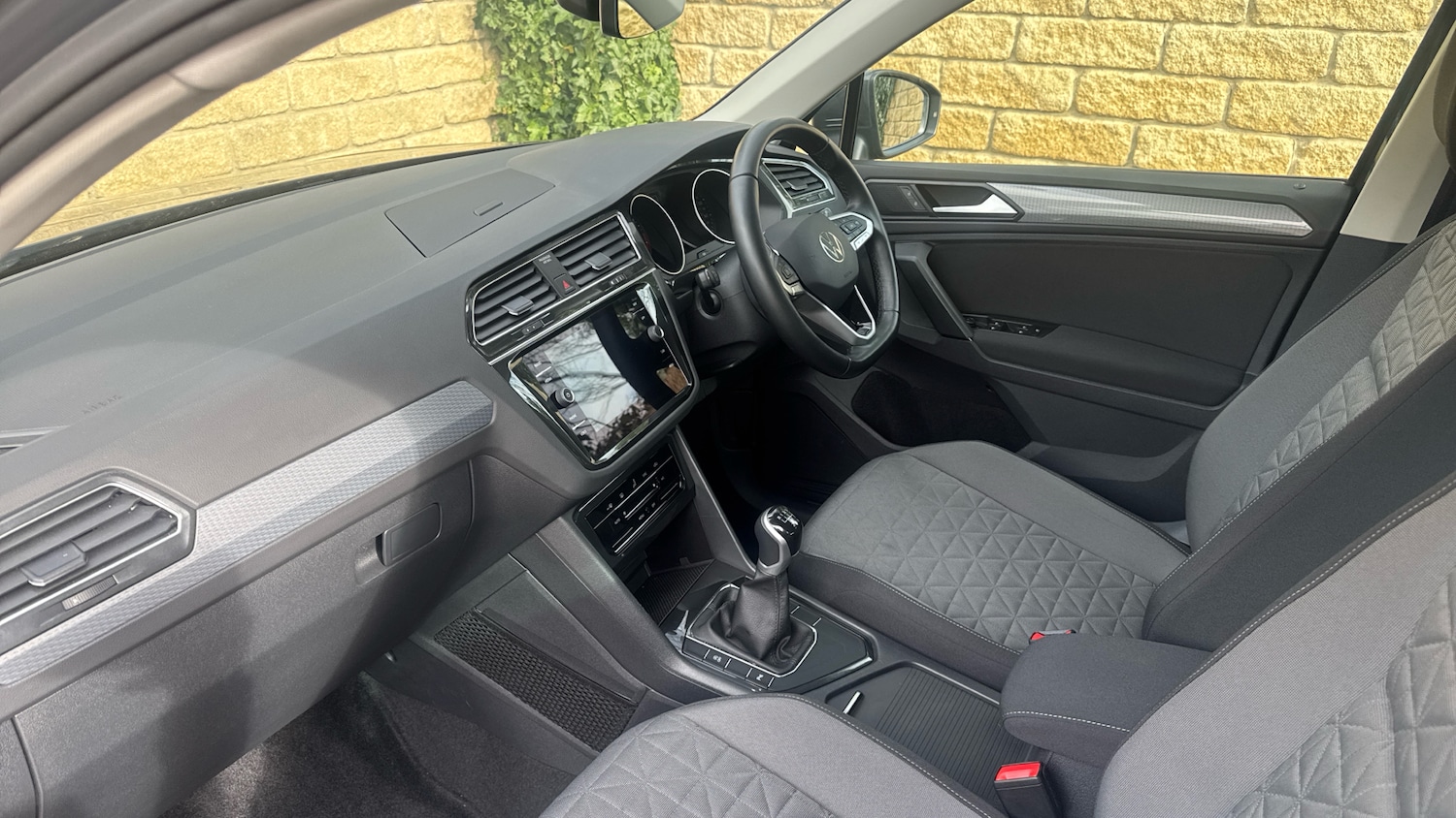 Used Volkswagen Tiguan 2022 for sale - 78177398: Photo 2