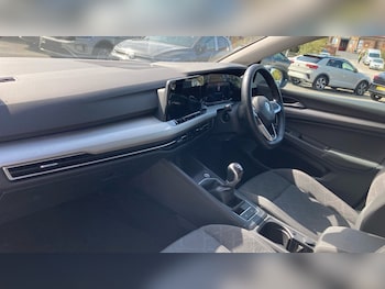 Used Volkswagen Golf 2022 for sale - 75482807: Photo