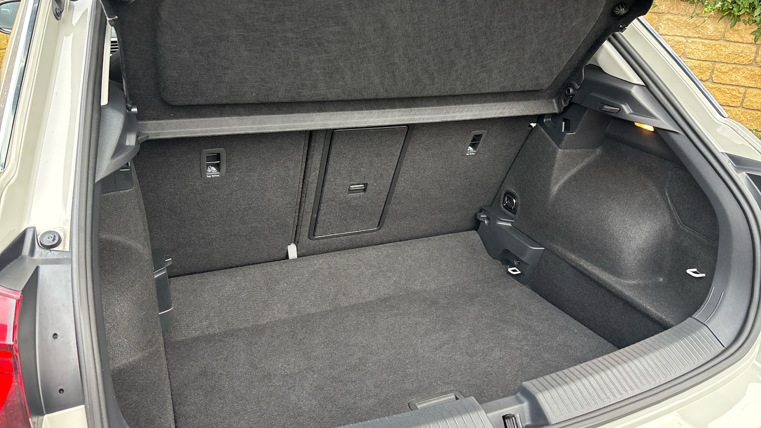 Used Volkswagen T-Roc 2025 for sale - 77545727: Photo 23