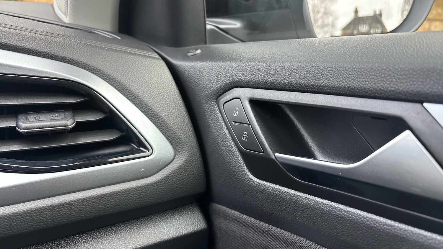 Used Volkswagen T-Roc 2025 for sale - 77545727: Photo 27