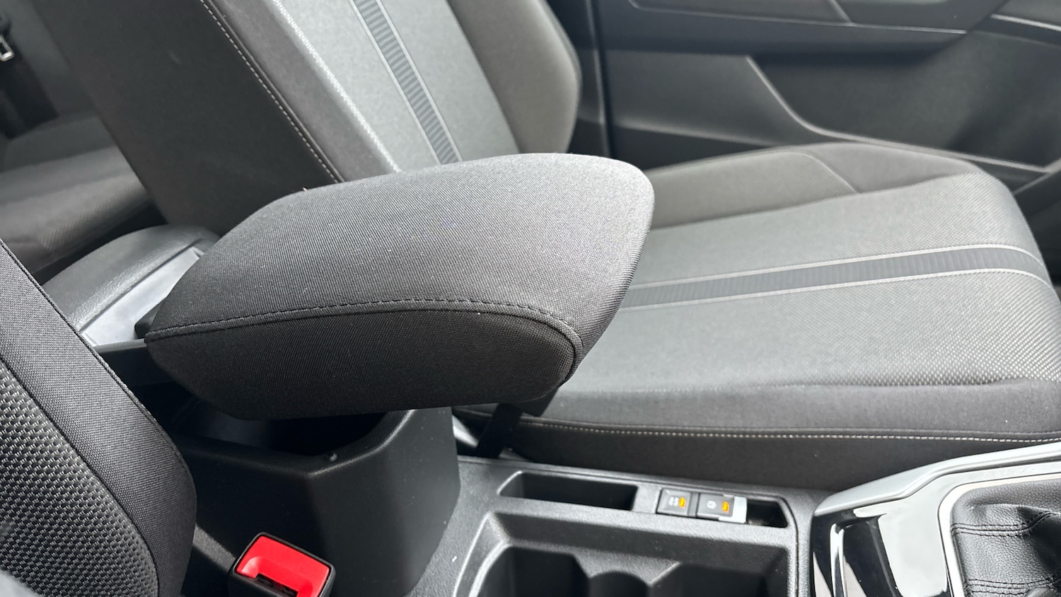 Used Volkswagen T-Roc 2025 for sale - 77545727: Photo 32