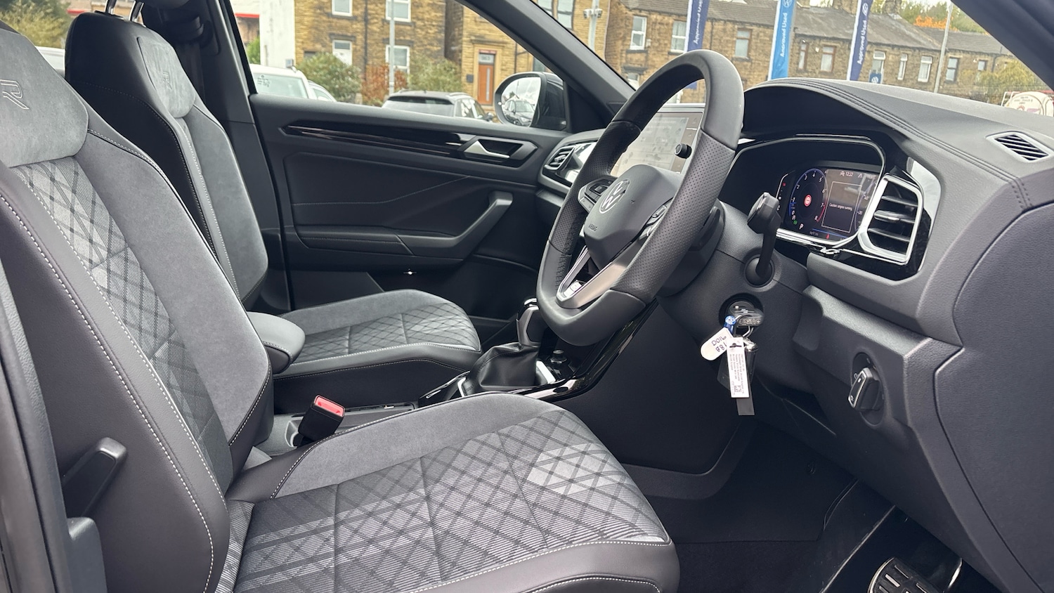 Used Volkswagen T-Roc 2025 for sale - 77106405: Photo 15