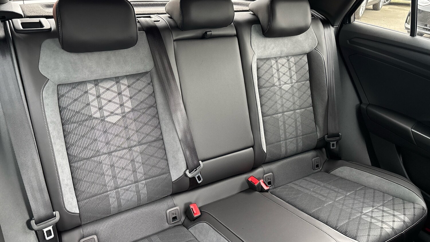 Used Volkswagen T-Roc 2025 for sale - 77106405: Photo 16